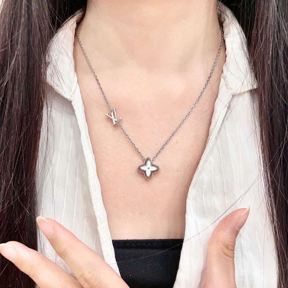 Louis Vuitton Double Flower Pendant Necklace - album image 2