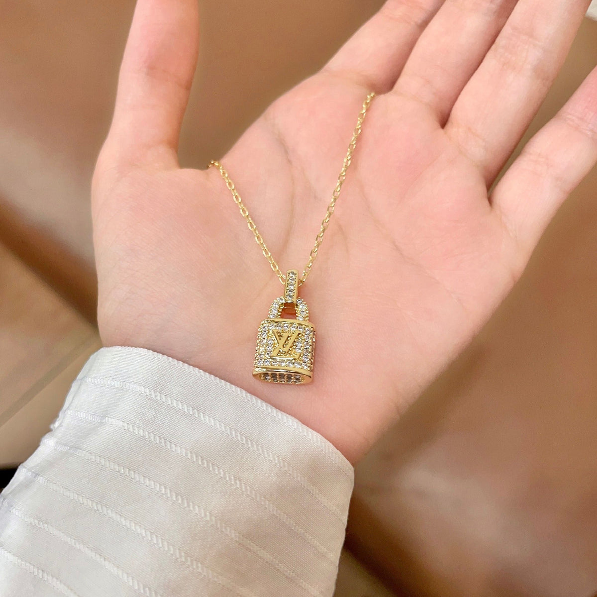 Louis Vuitton Double Flower Pendant Necklace - album image 4