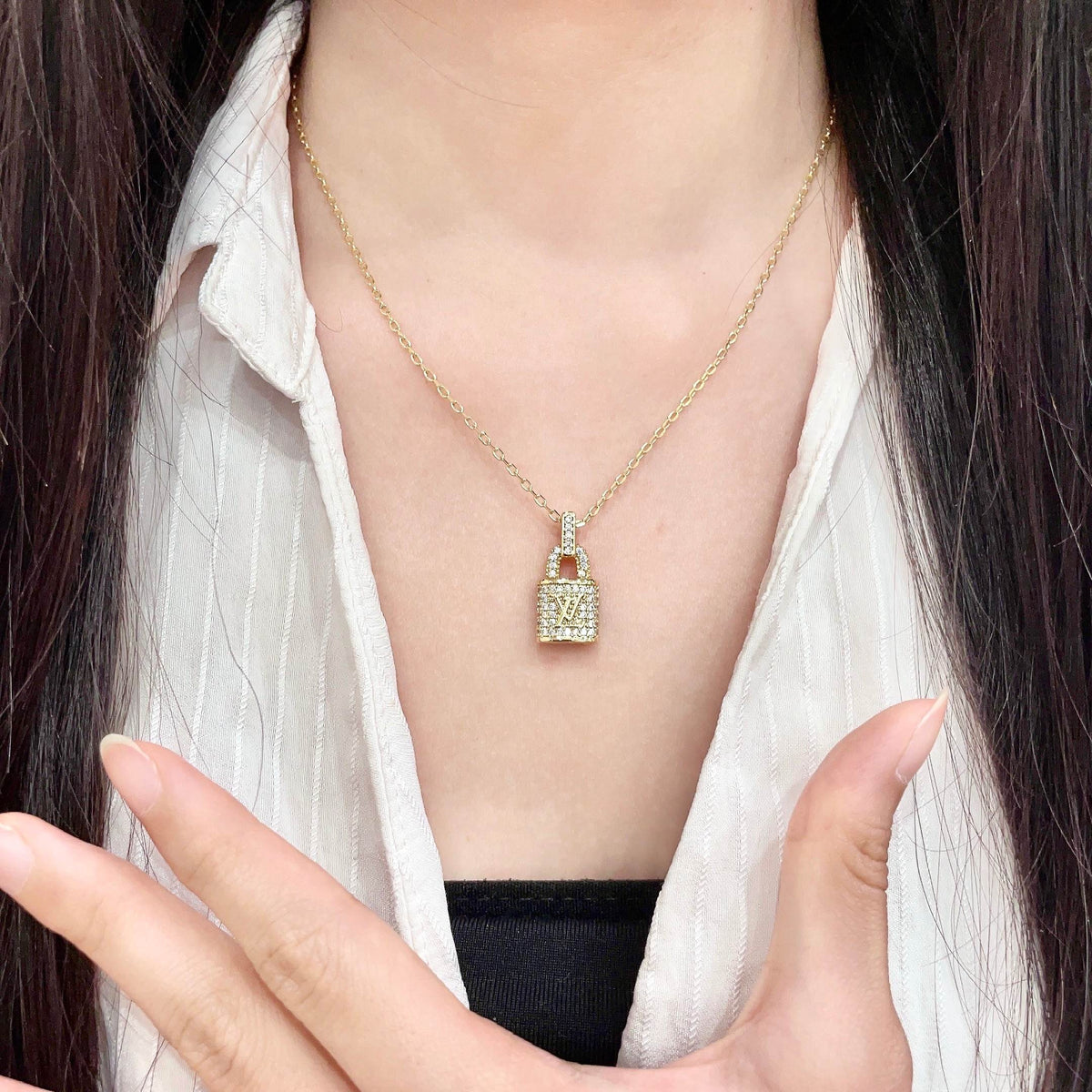 Louis Vuitton Double Flower Pendant Necklace - album image 2