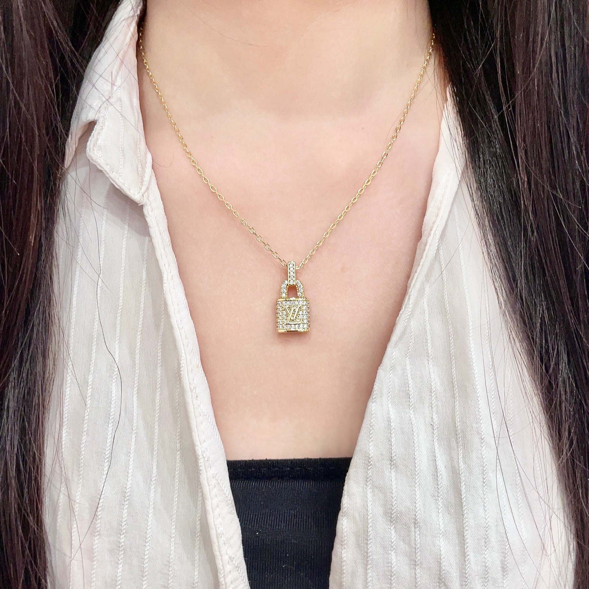 Louis Vuitton Double Flower Pendant Necklace - album image 3