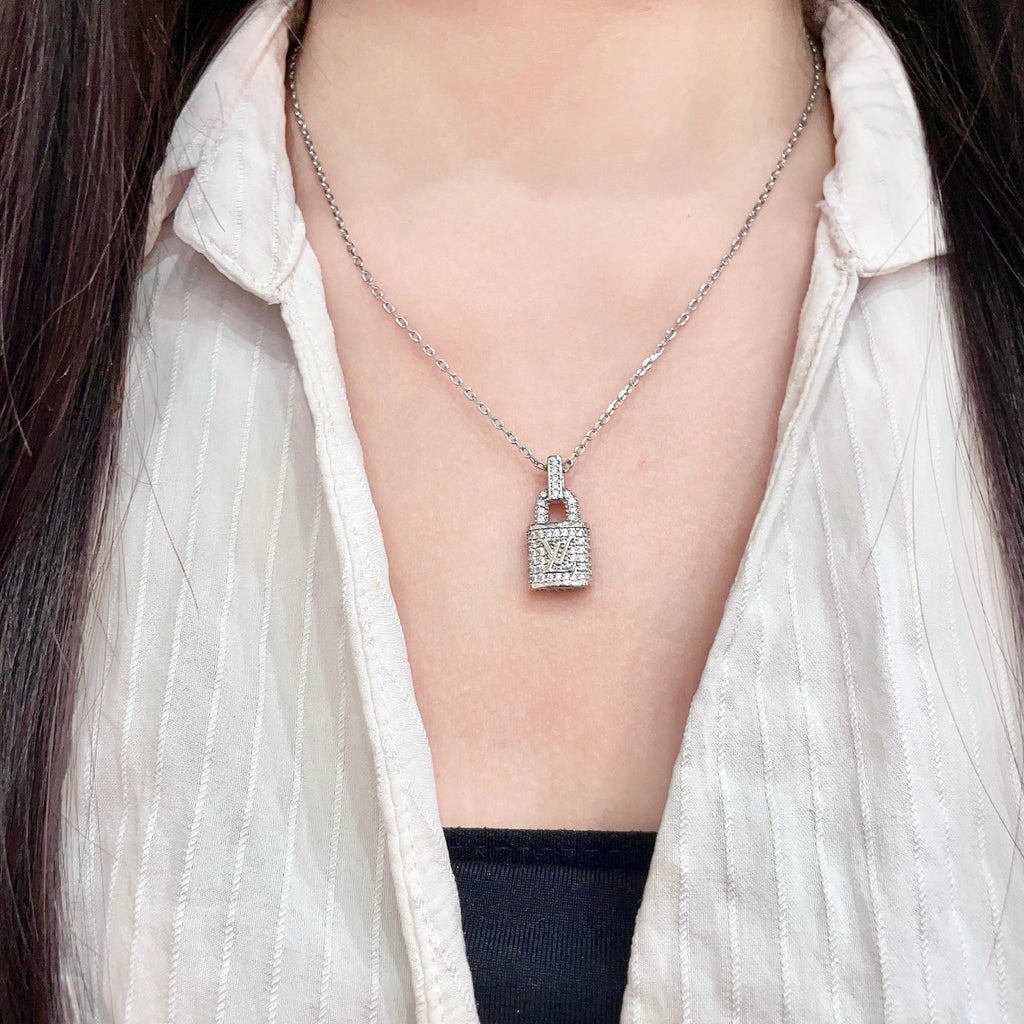 Louis Vuitton Double Flower Pendant Necklace - album image 3
