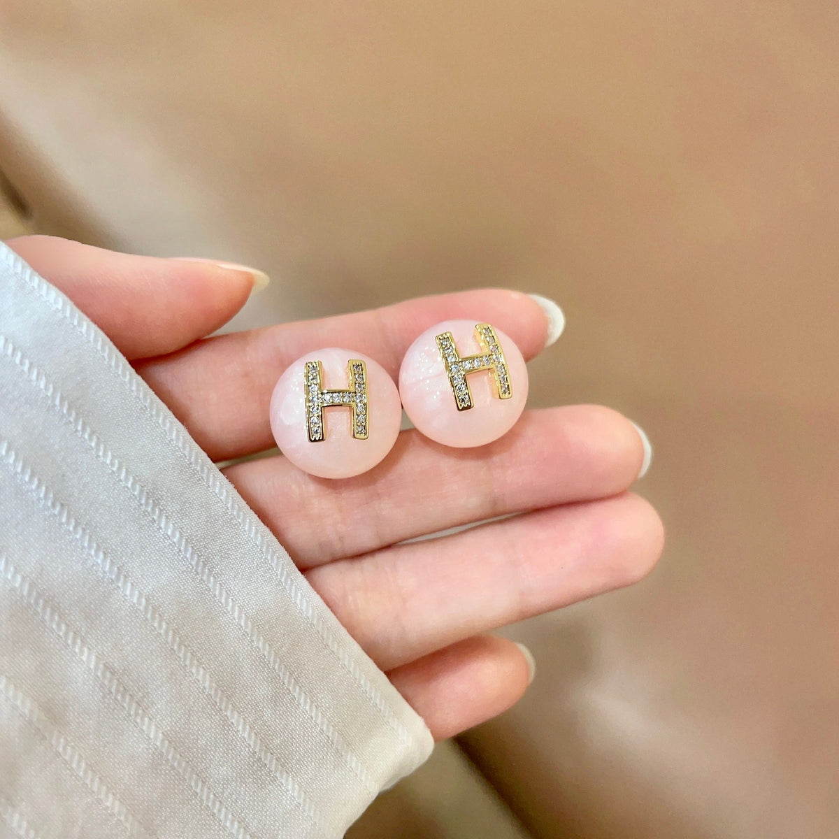 Hermès White Round Stud Earrings - album image 4