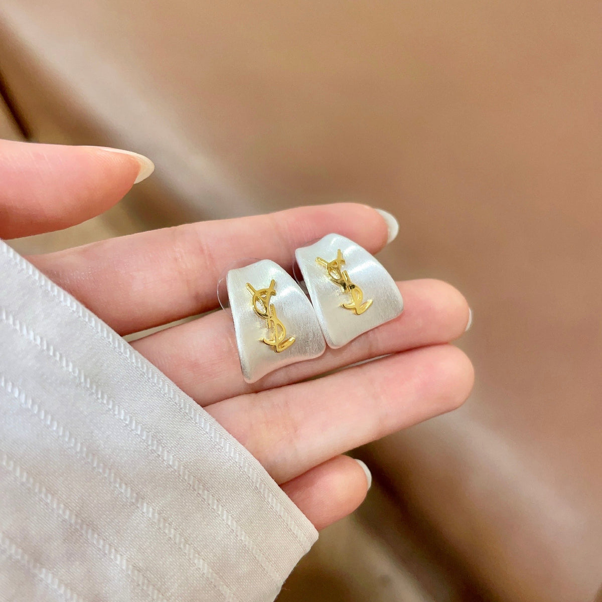 Saint Laurent Silver-Tone Pyramid Stud Earrings - album image 4