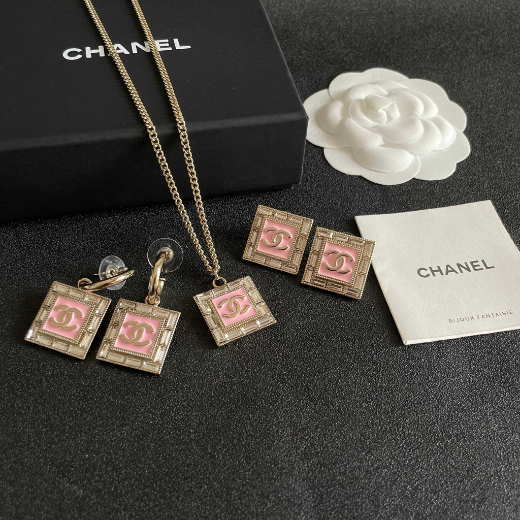 Chanel Interlocking C Necklace - album image 6