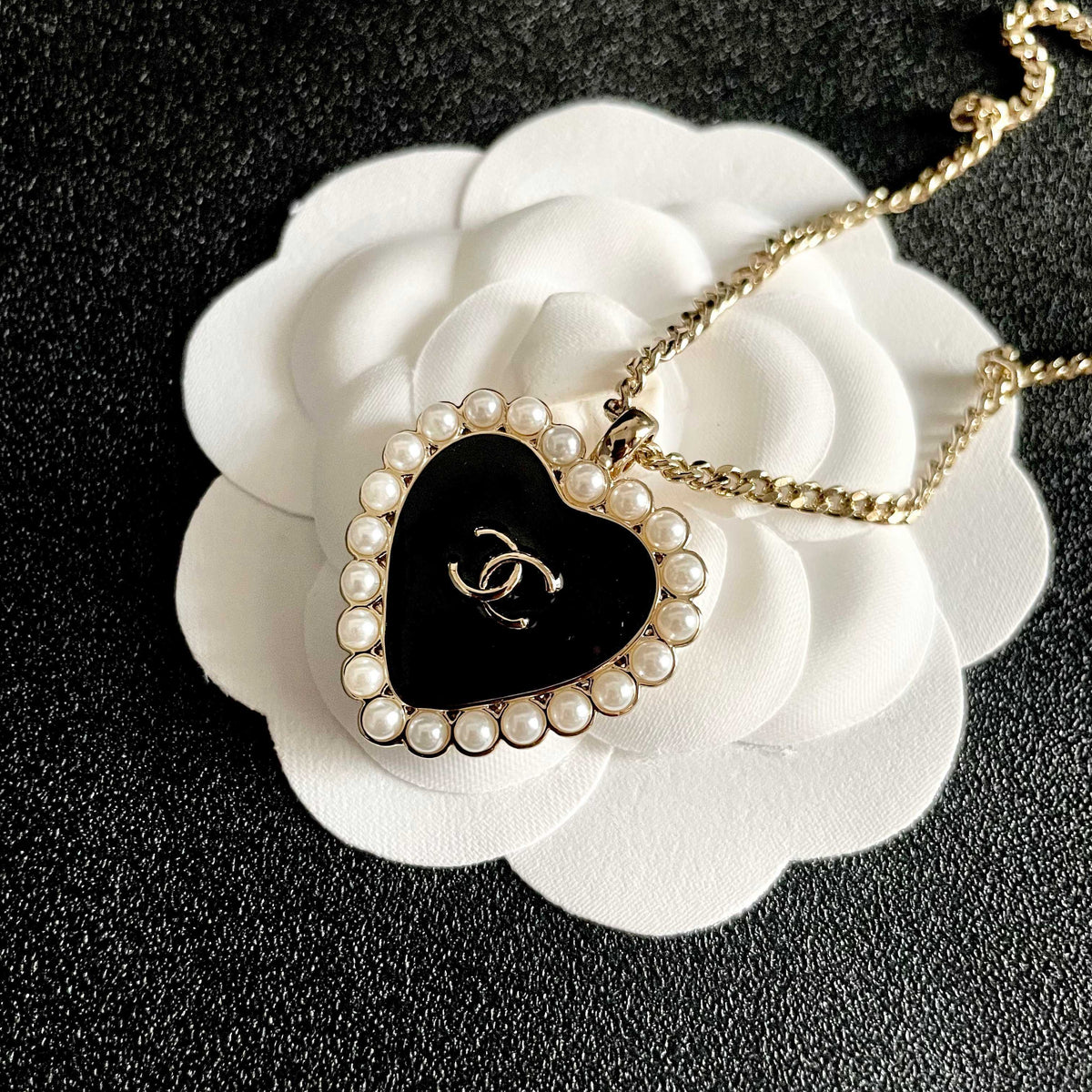Chanel Interlocking C Pearl Heart Necklace - album image 8