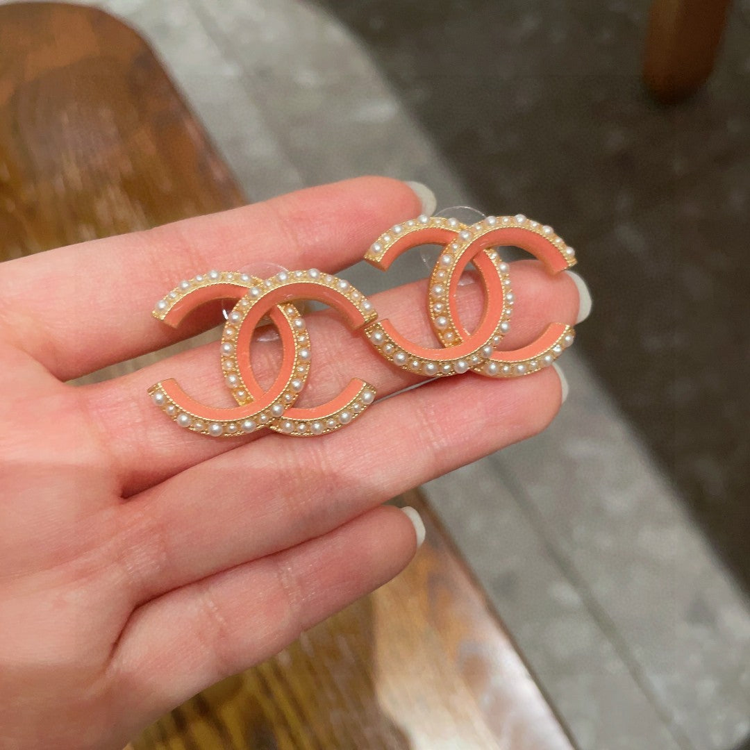 Chanel Interlocking C Pearl Stud Earrings - album image 4