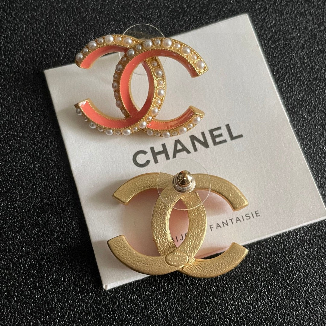 Chanel Interlocking C Pearl Stud Earrings - album image 7
