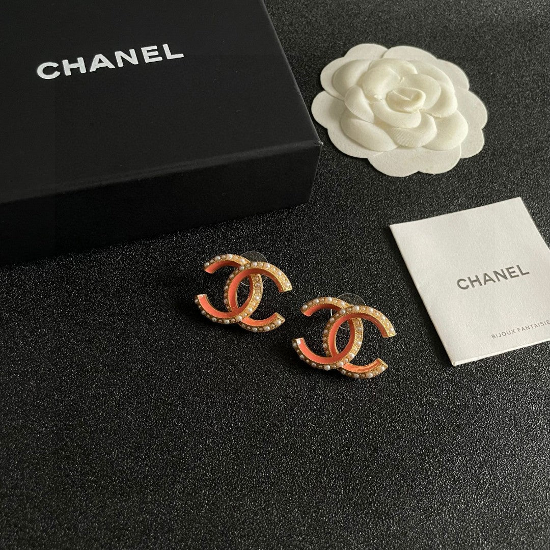 Chanel Interlocking C Pearl Stud Earrings - album image 6