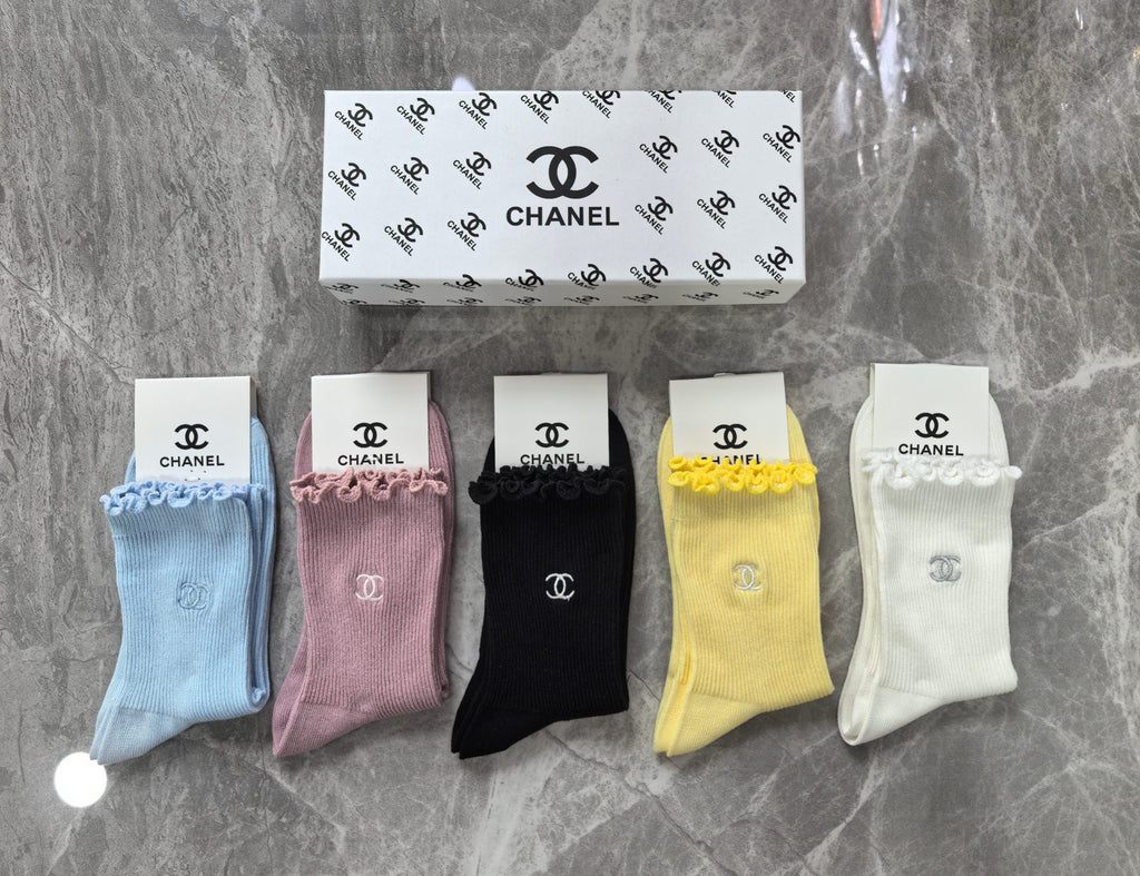 Chanel pastel scalloped cuff crew socks - view 4
