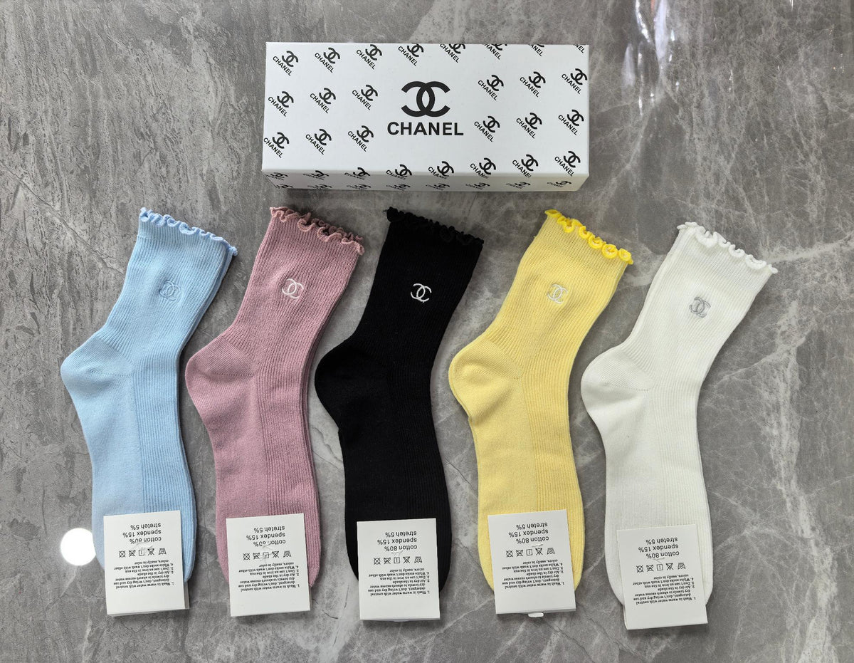 Chanel pastel scalloped cuff crew socks - view 3