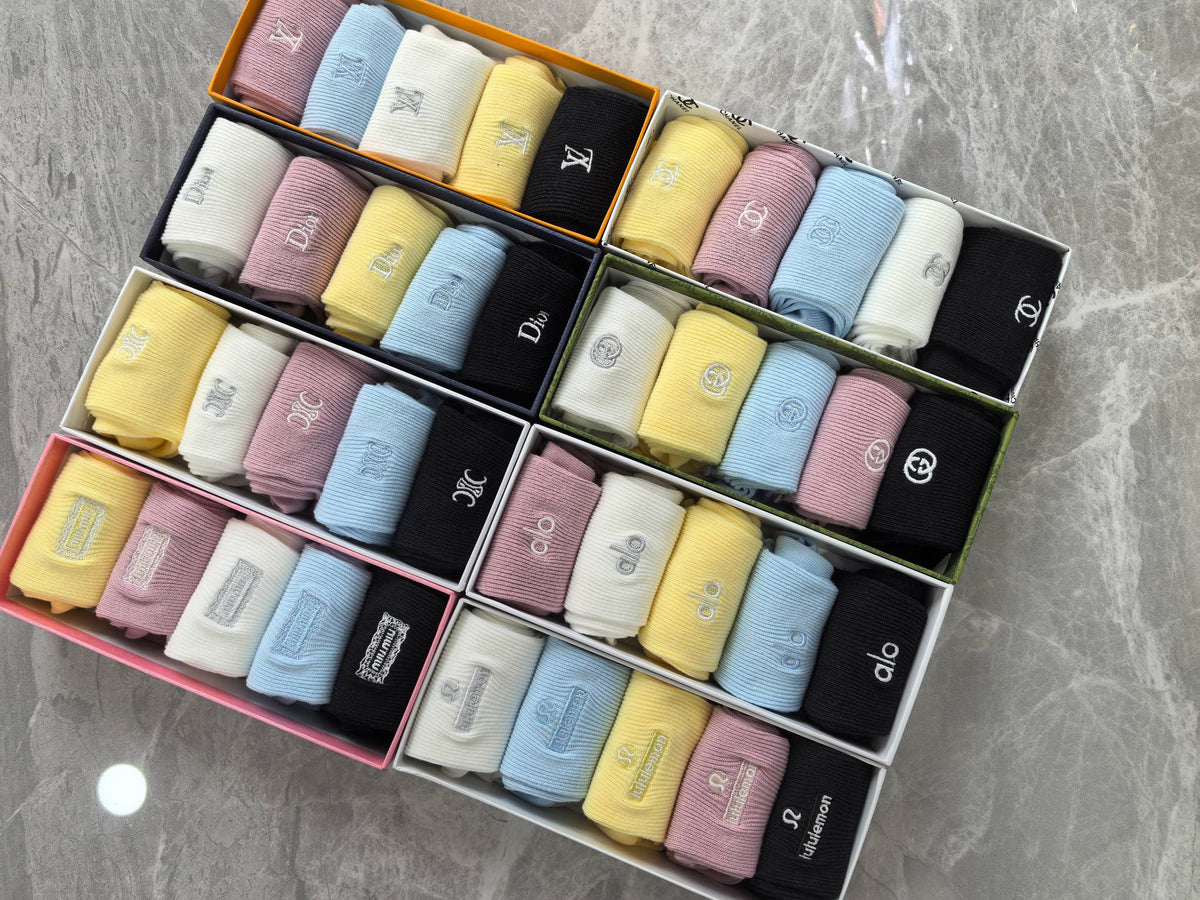 Miu Miu pastel scalloped edge crew socks, image 8