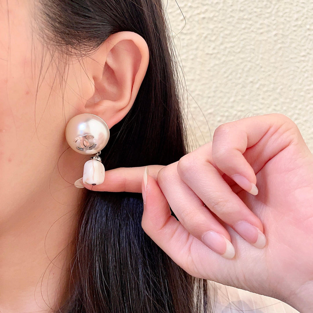 Chanel Interlocking C Pearl Earrings - album image 2