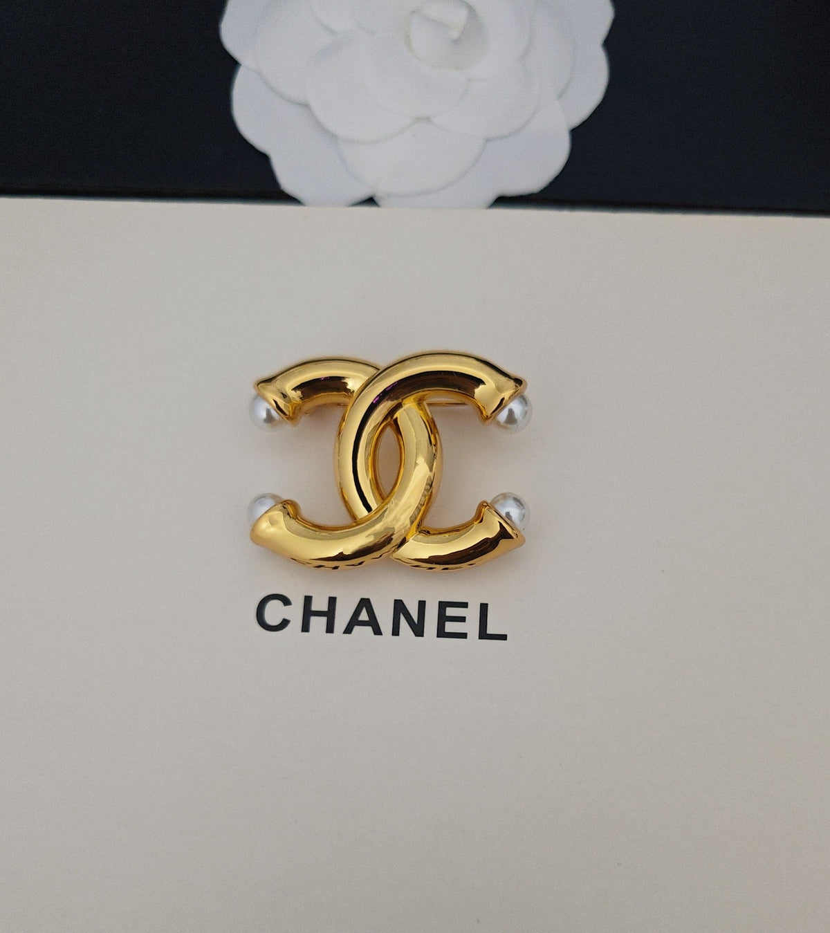 Chanel Pearl Polished Brooch - album image 3