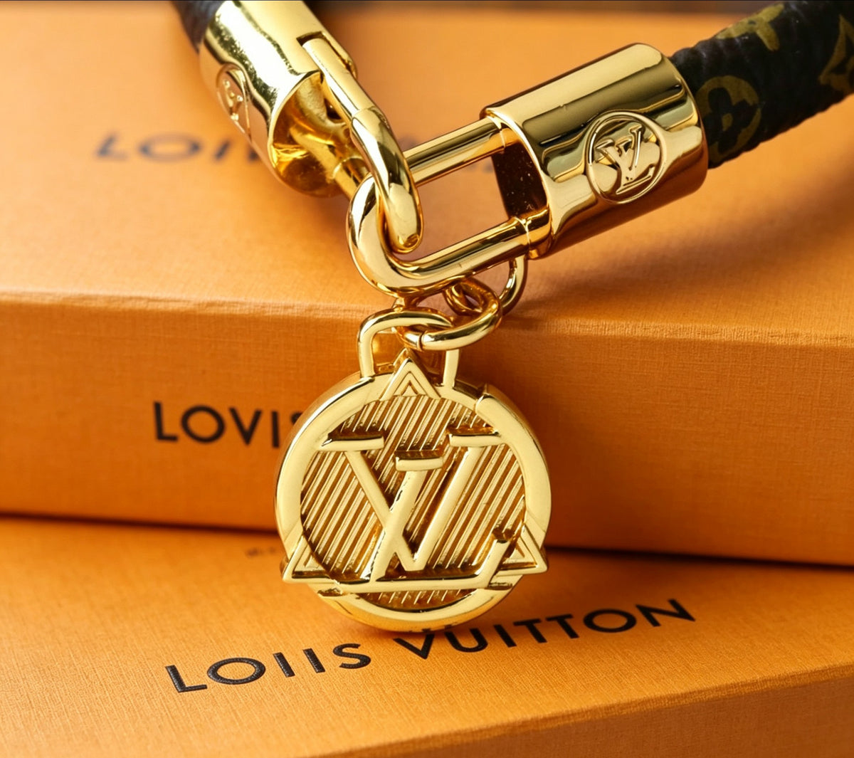 Louis Vuitton Circle Monogram Lock Leather Bracelet - album image 4