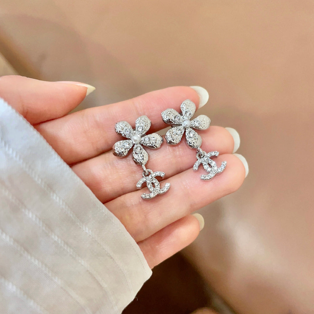 Chanel Interlocking C Stud Earrings - album image 4