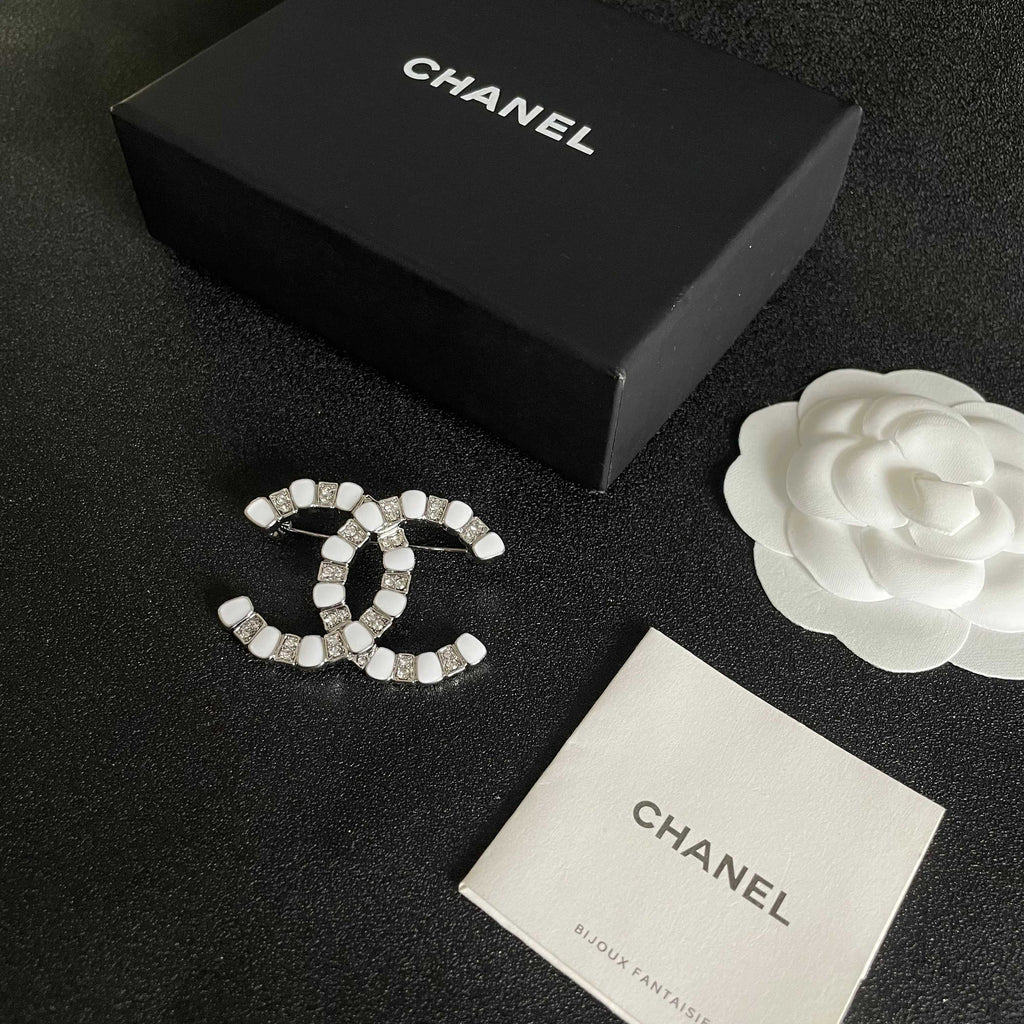 Chanel Silver-Tone Pearl CC Brooch - album image 5