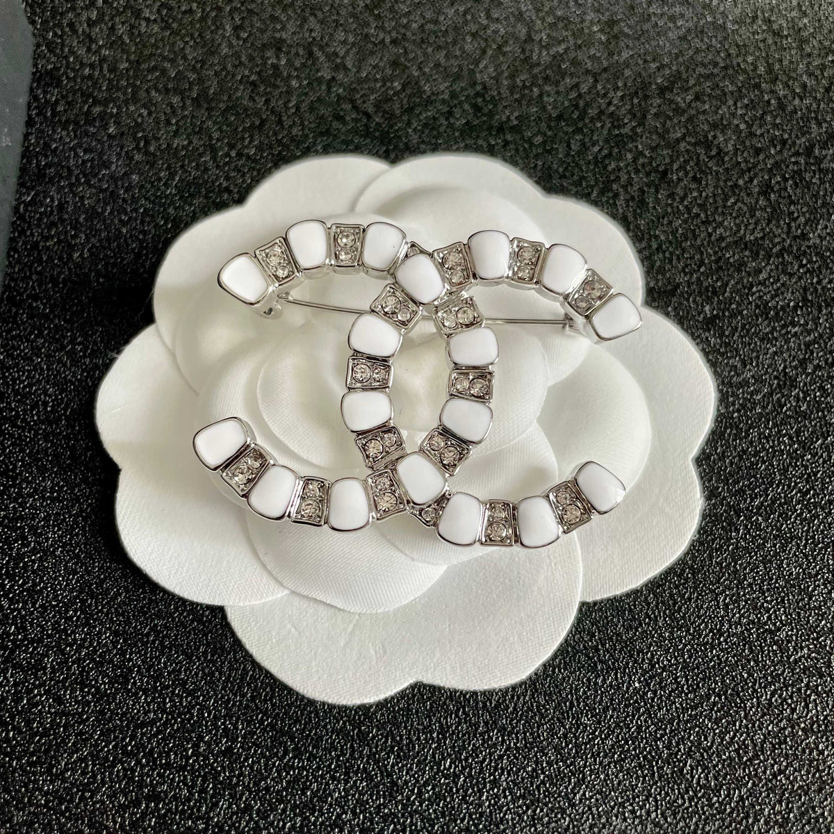 Chanel Silver-Tone Pearl CC Brooch - album image 8