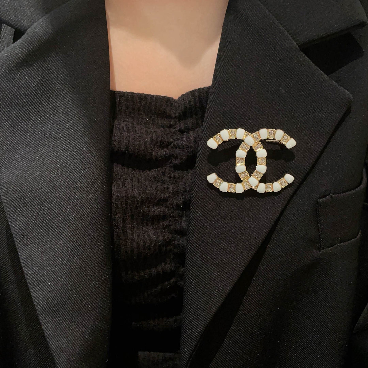 Chanel Gold-Tone Pearl CC Brooch - album image 2