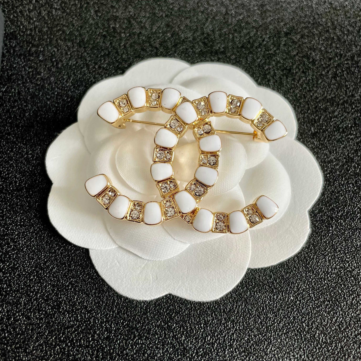Chanel Gold-Tone Pearl CC Brooch - album image 8