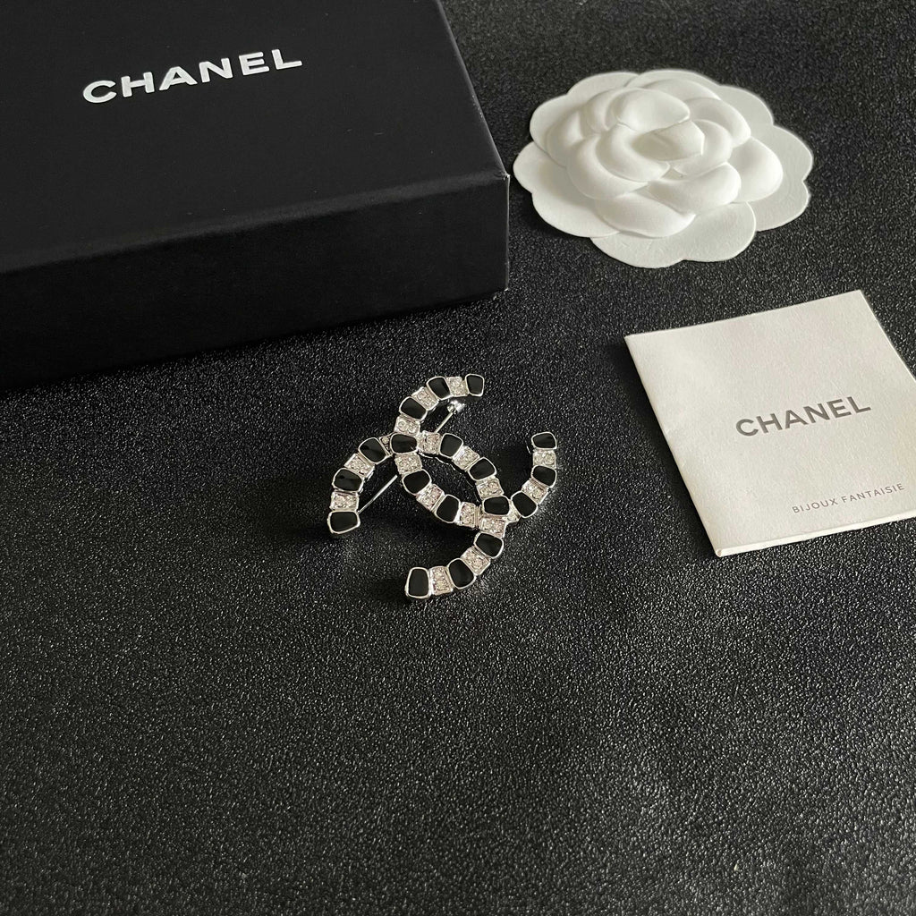 Chanel Dark Silver-Tone Cutout CC Brooch - album image 6