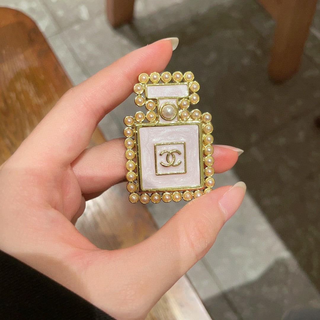 Chanel Interlocking C Perfume Bottle Pearl Brooch - album image 4