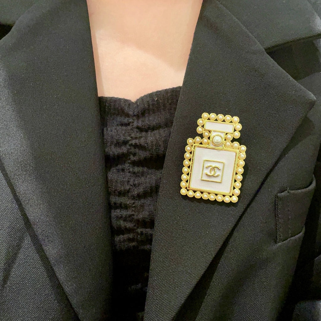 Chanel Interlocking C Perfume Bottle Pearl Brooch - album image 2
