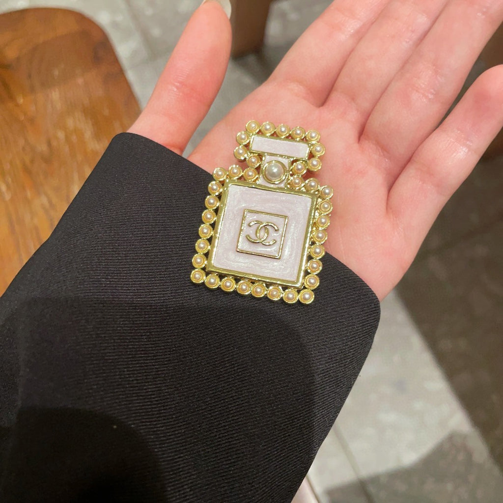 Chanel Interlocking C Perfume Bottle Pearl Brooch - album image 3