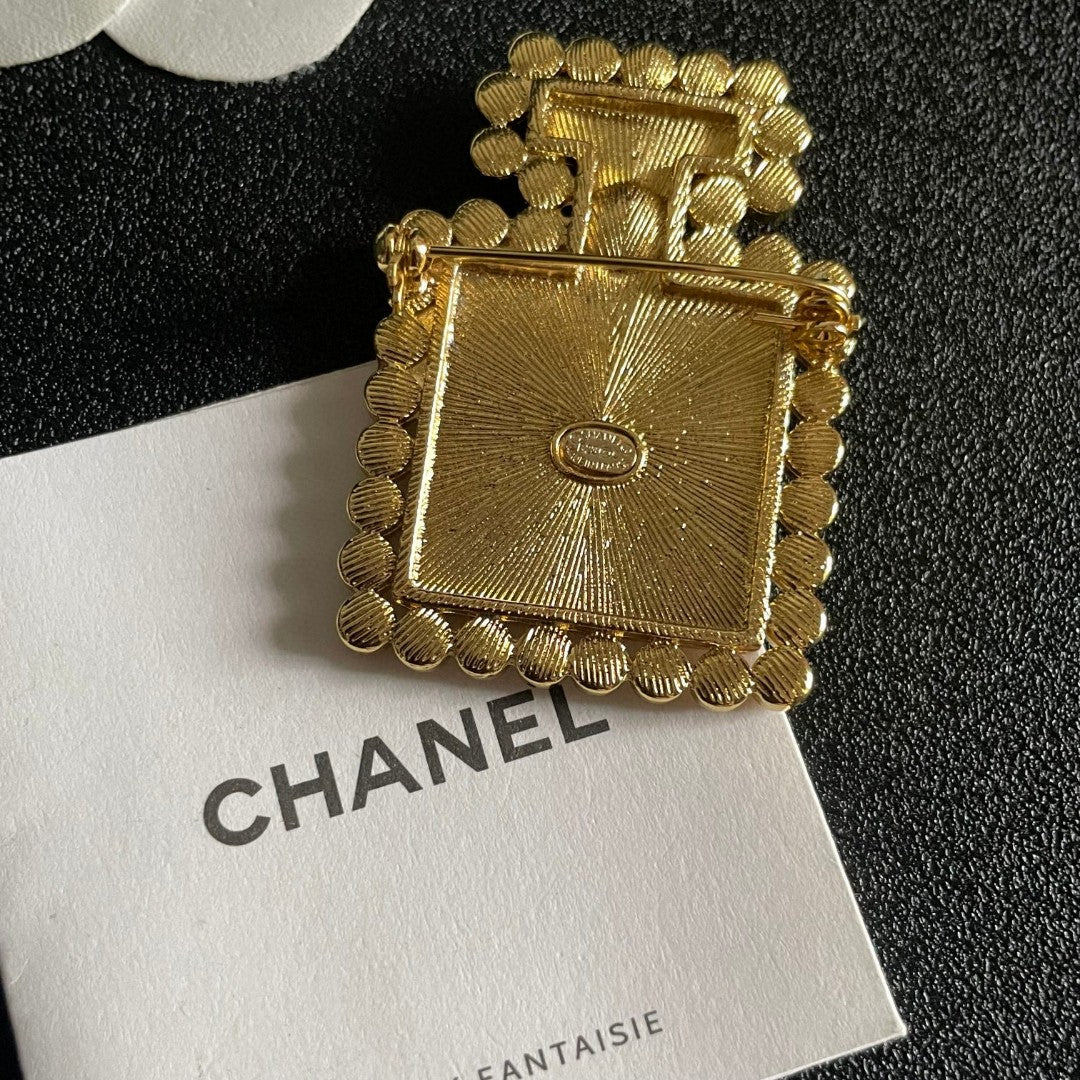 Chanel Interlocking C Perfume Bottle Pearl Brooch - album image 7