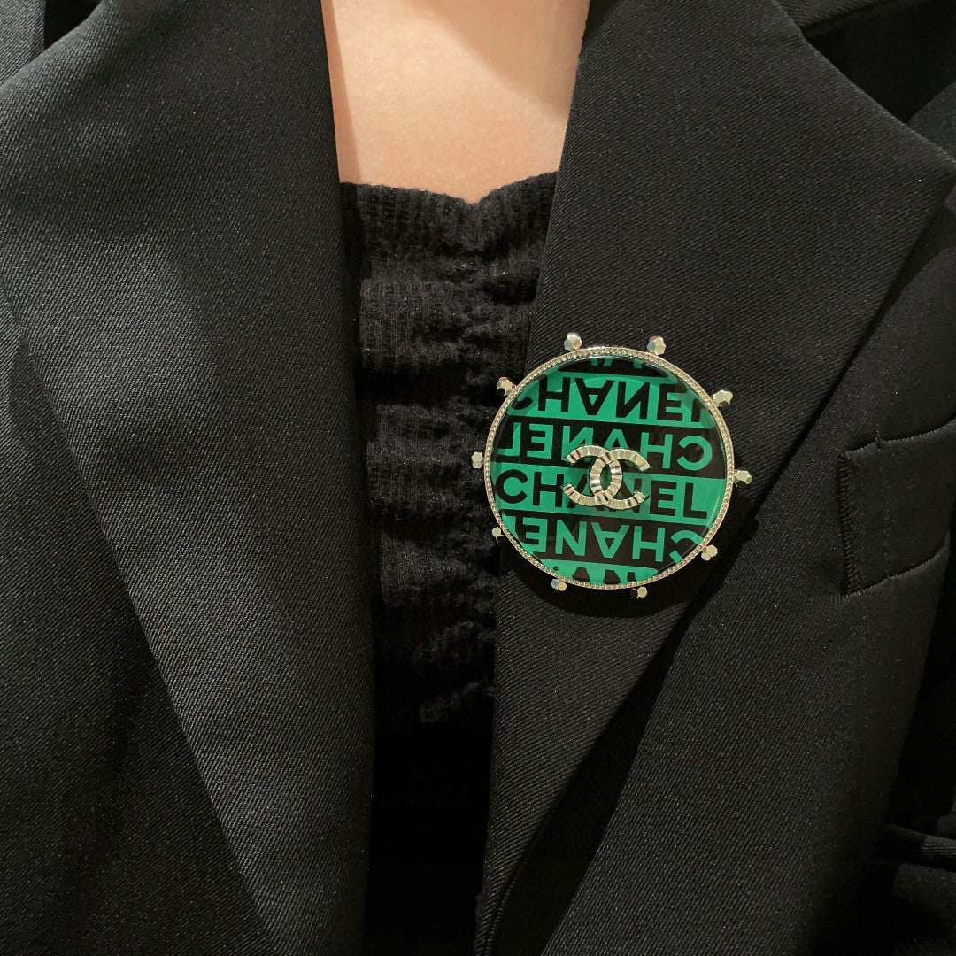 Chanel Interlocking C Letter Brooch - album image 2