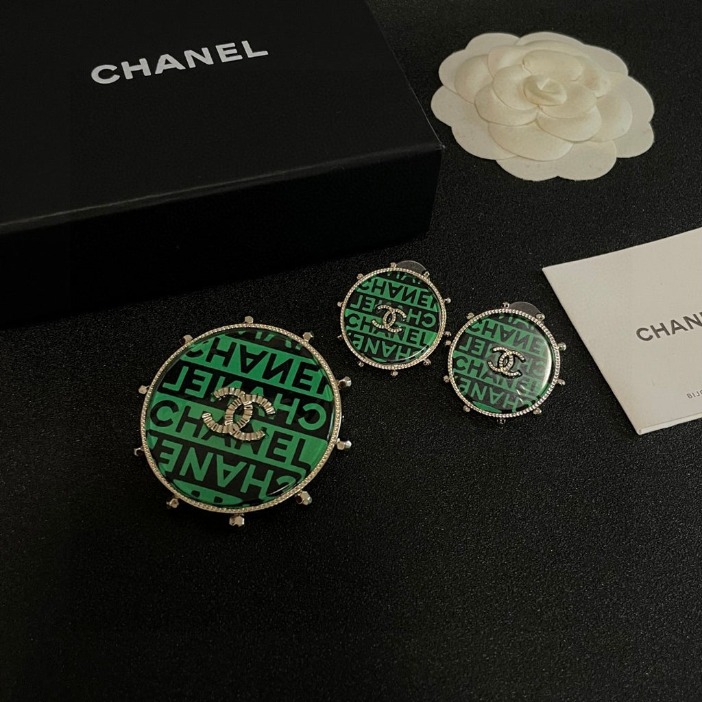 Chanel Interlocking C Letter Brooch - album image 5