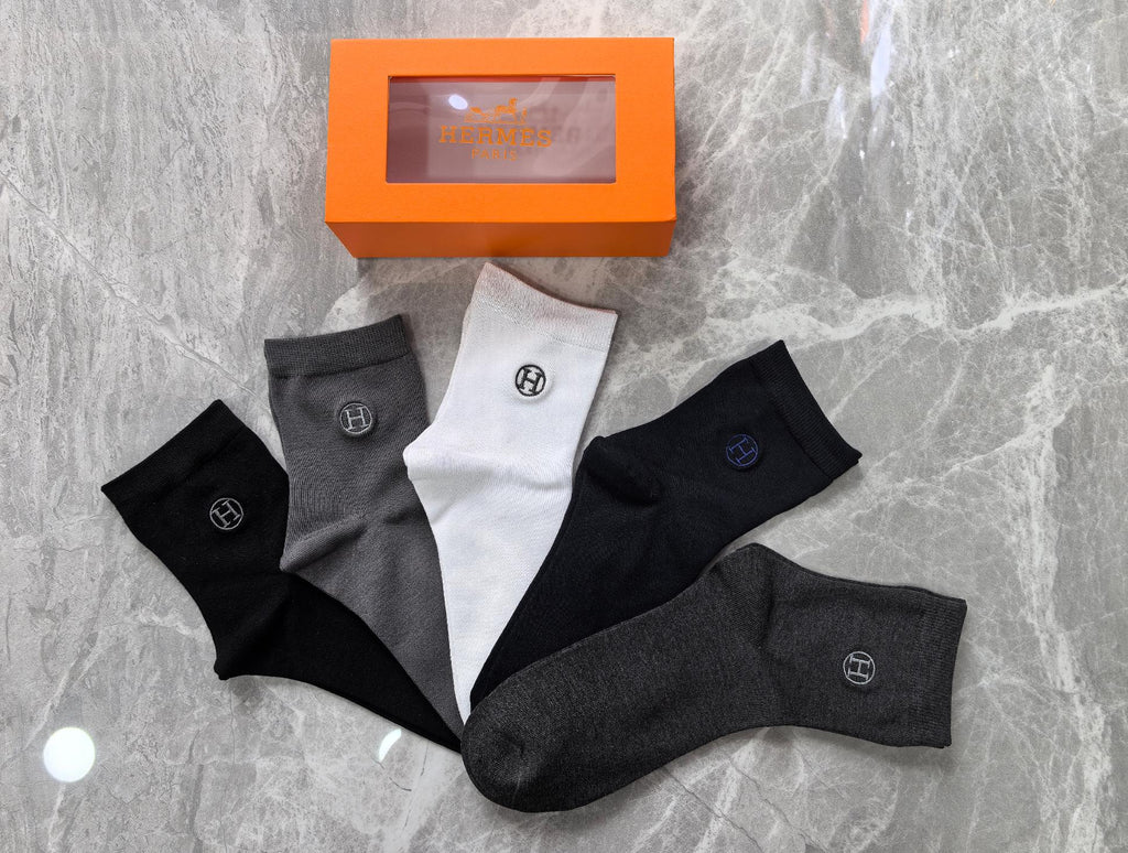 Hermes fine rib circle h neutrals crew socks, image 3