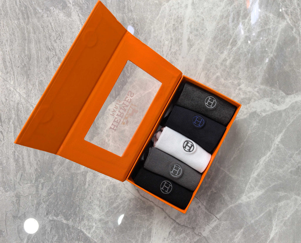 Hermes fine rib circle h neutrals crew socks, image 5