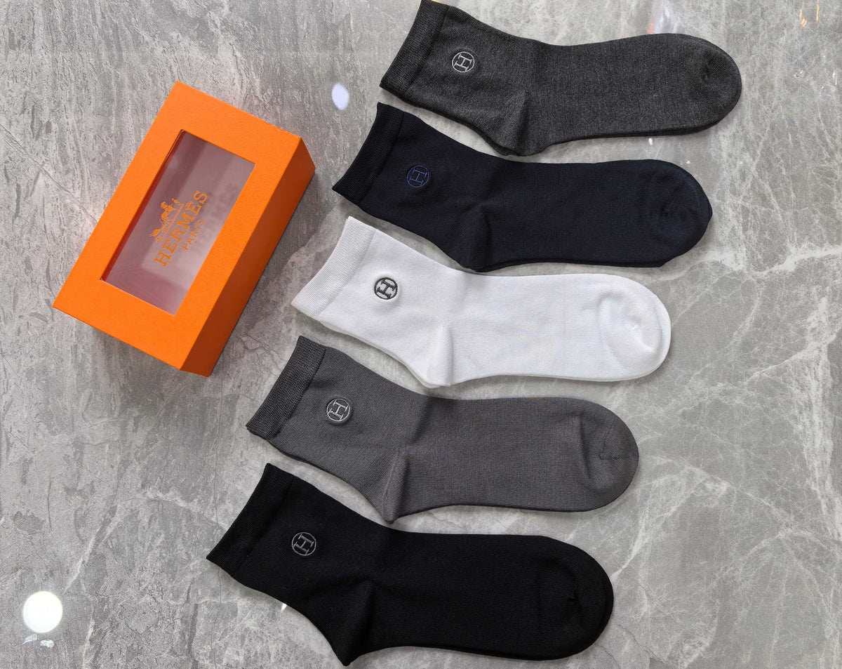 Hermes fine rib circle h neutrals crew socks, image 4