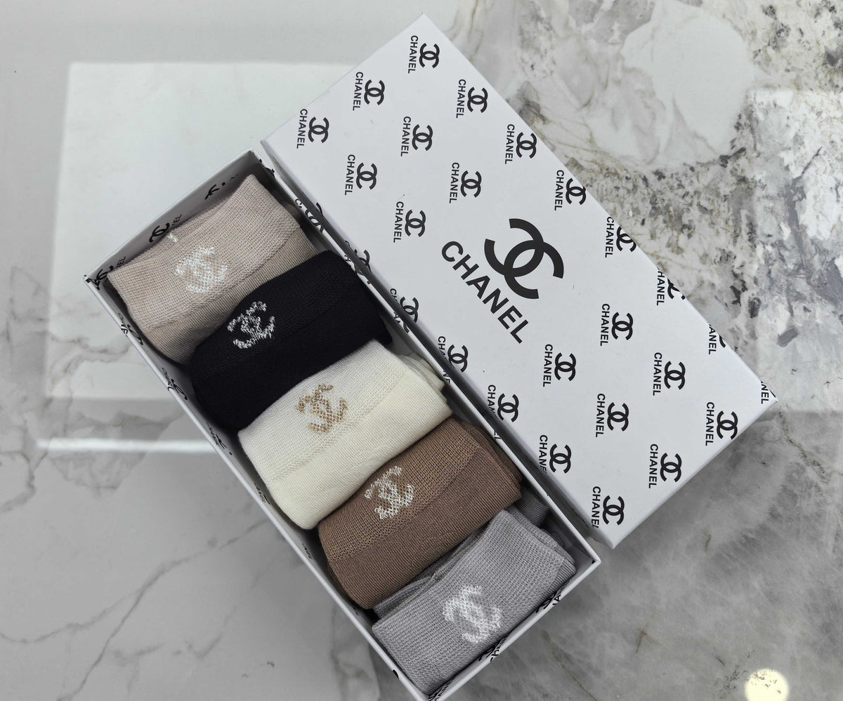 Chanel soft neutral small emblem crew socks - view 1