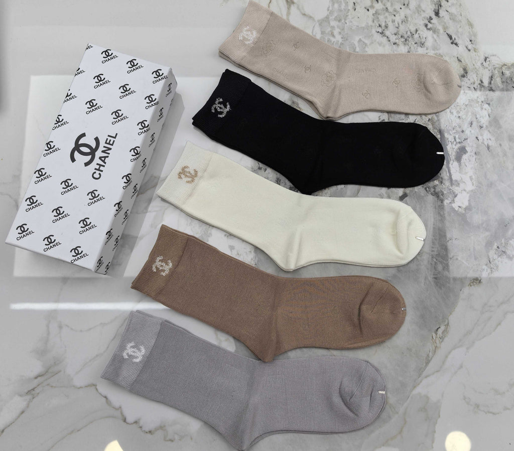 Chanel soft neutral small emblem crew socks - view 3