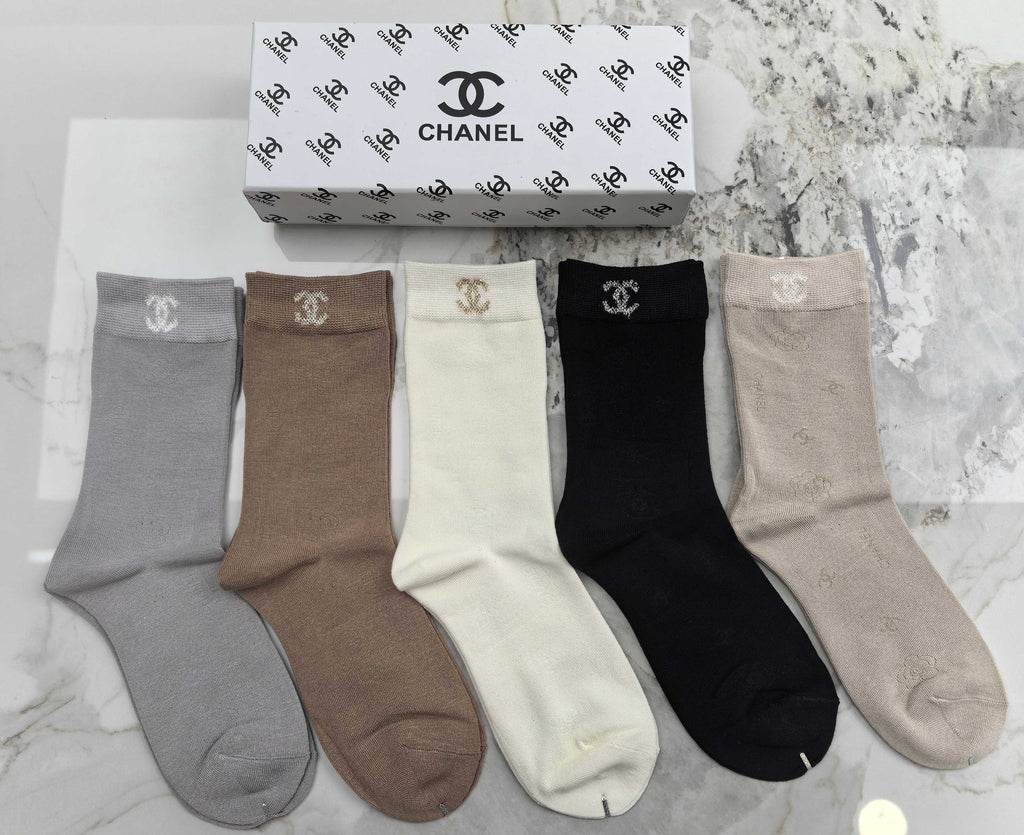 Chanel soft neutral small emblem crew socks - view 5