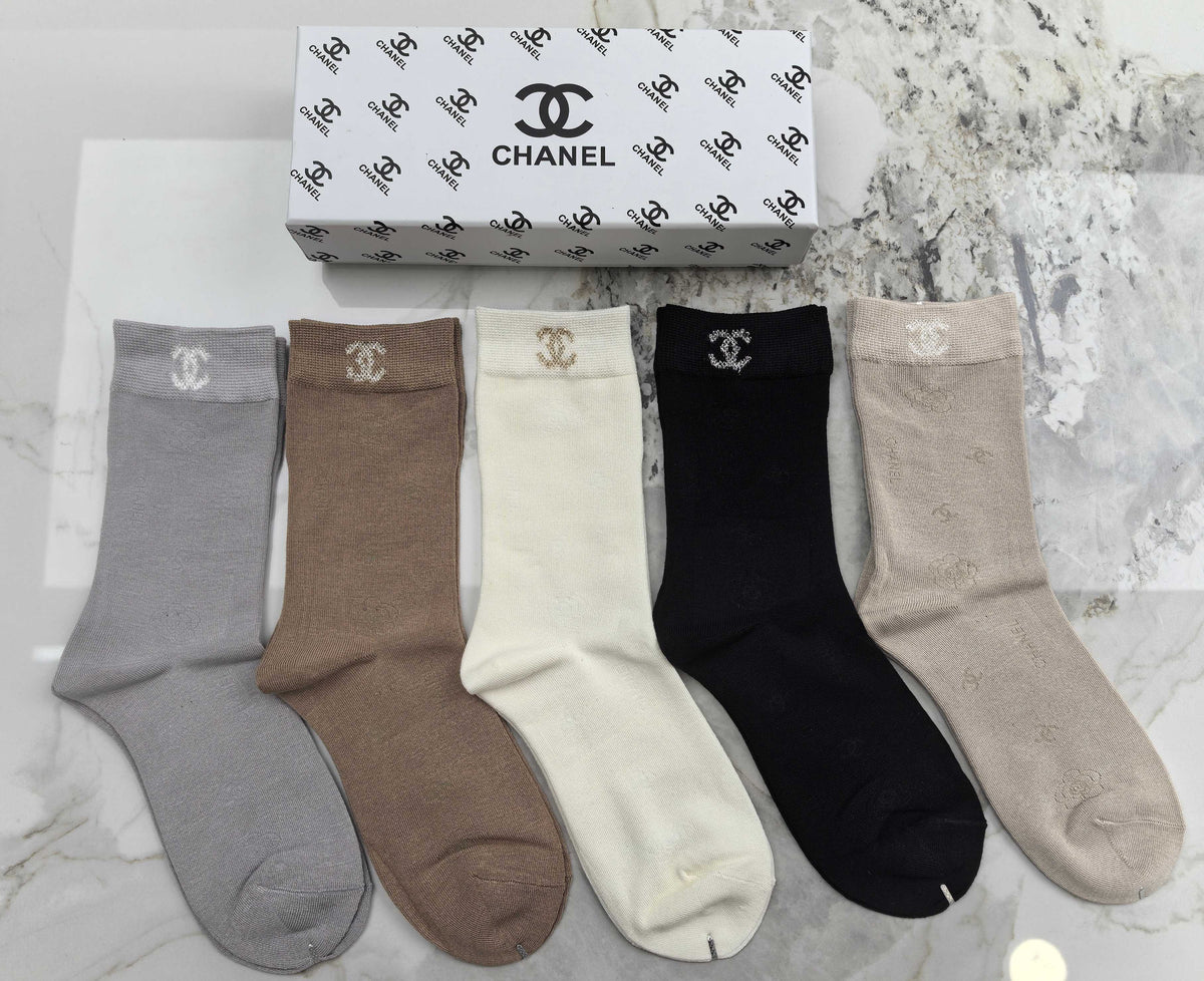 Chanel soft neutral small emblem crew socks - view 5