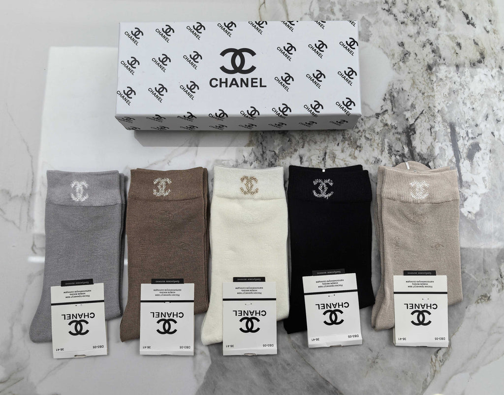 Chanel soft neutral small emblem crew socks - view 6