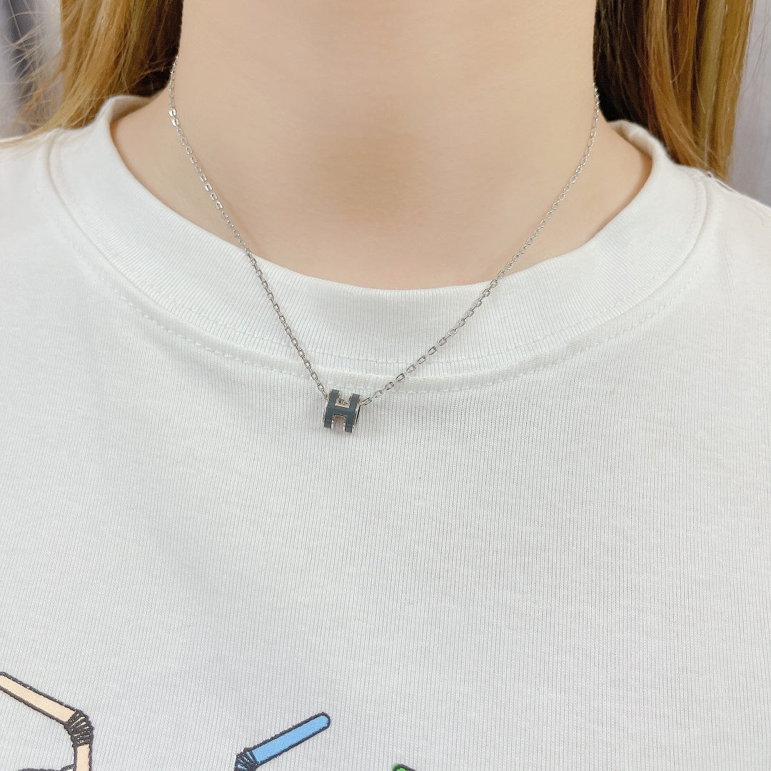 Hermès Mini H Pendant Necklace - album image 9