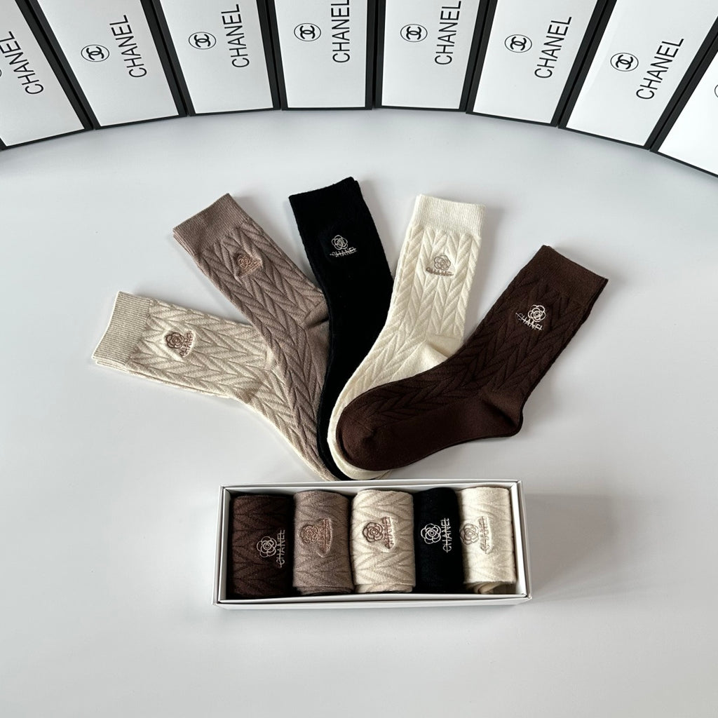 Chanel cable knit earth tone pattern crew socks - view 7