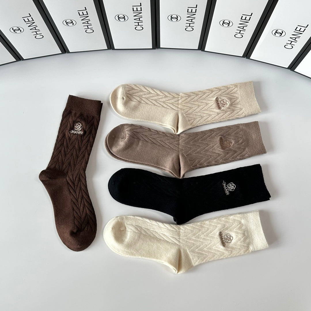 Chanel cable knit earth tone pattern crew socks - view 5