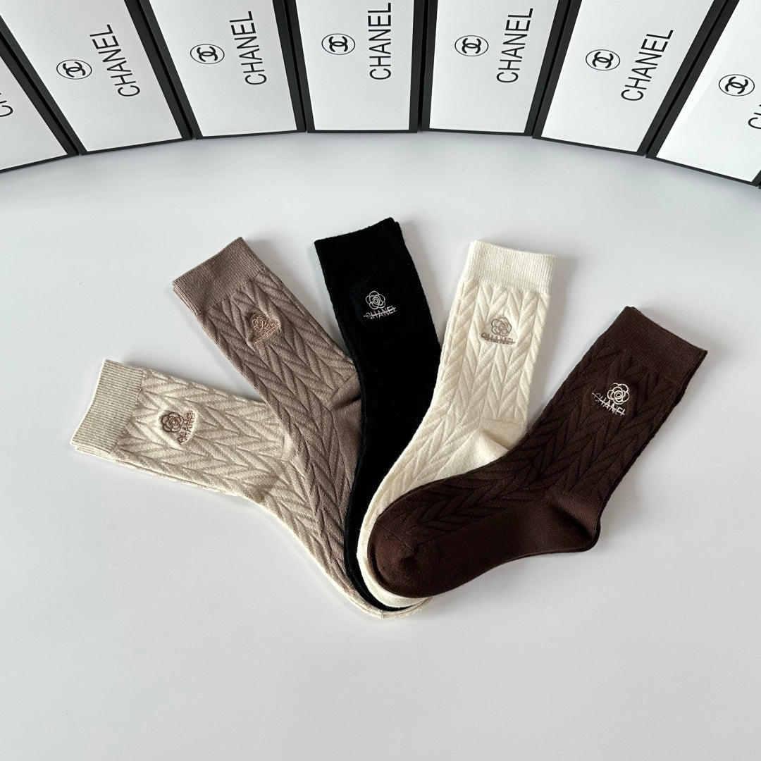 Chanel cable knit earth tone pattern crew socks - view 6