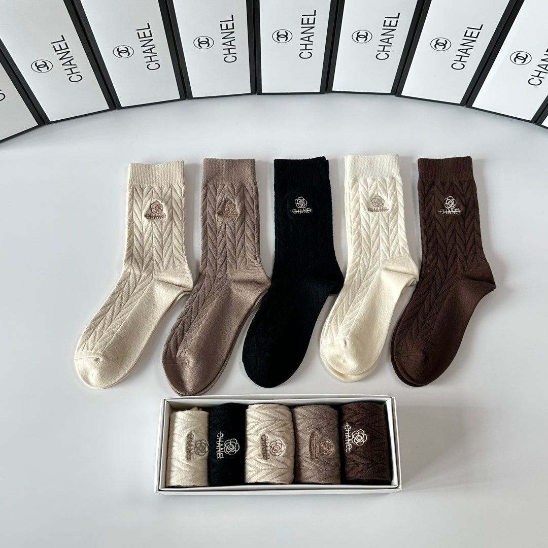 Chanel cable knit earth tone pattern crew socks - view 2