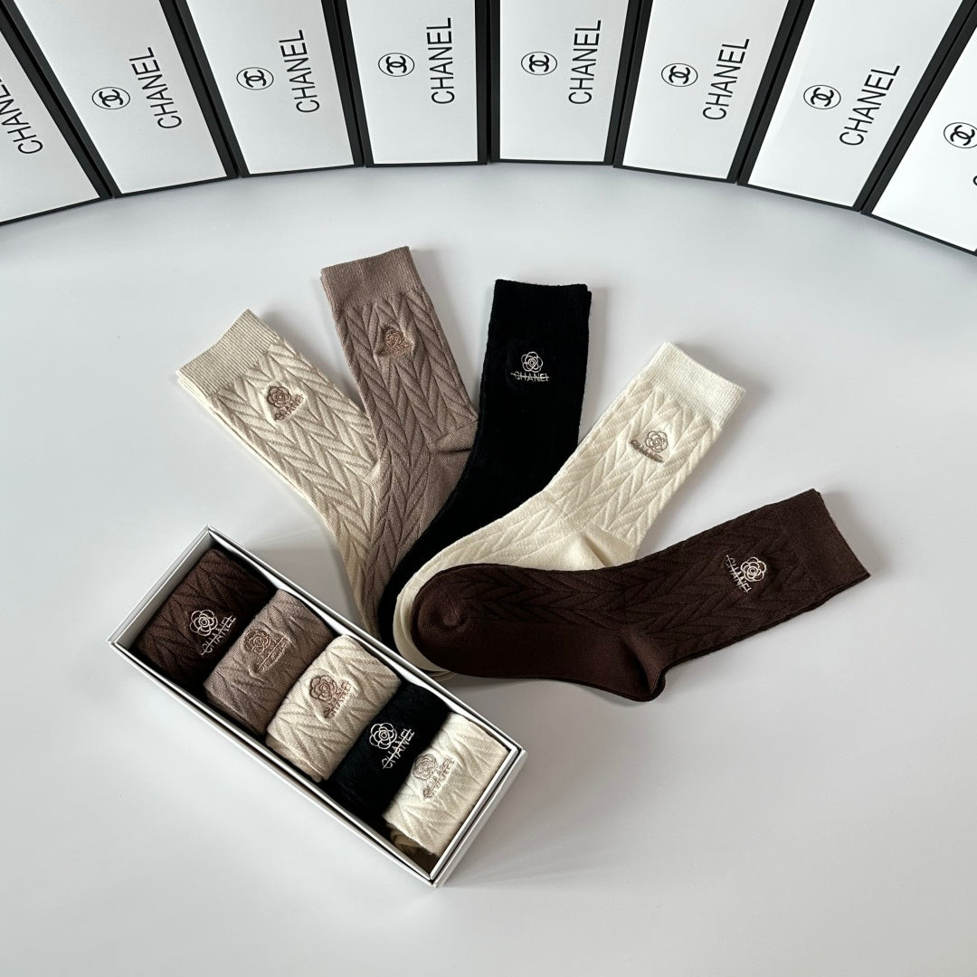 Chanel cable knit earth tone pattern crew socks - view 9