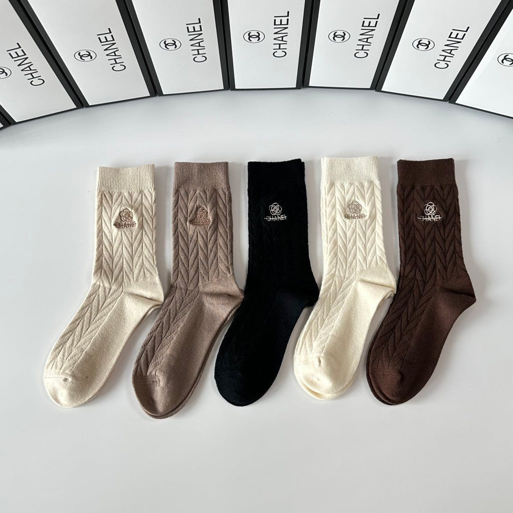 Chanel cable knit earth tone pattern crew socks - view 1