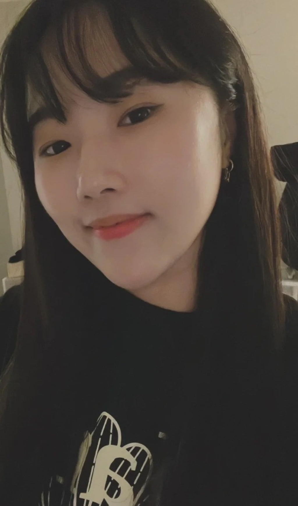 Louis Vuitton White Flower Earrings - album image 7