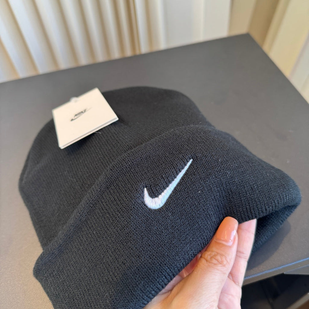 Beanie - image 5