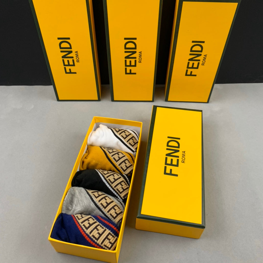 Fendi contrast cuff wordmark ankle socks - view 9