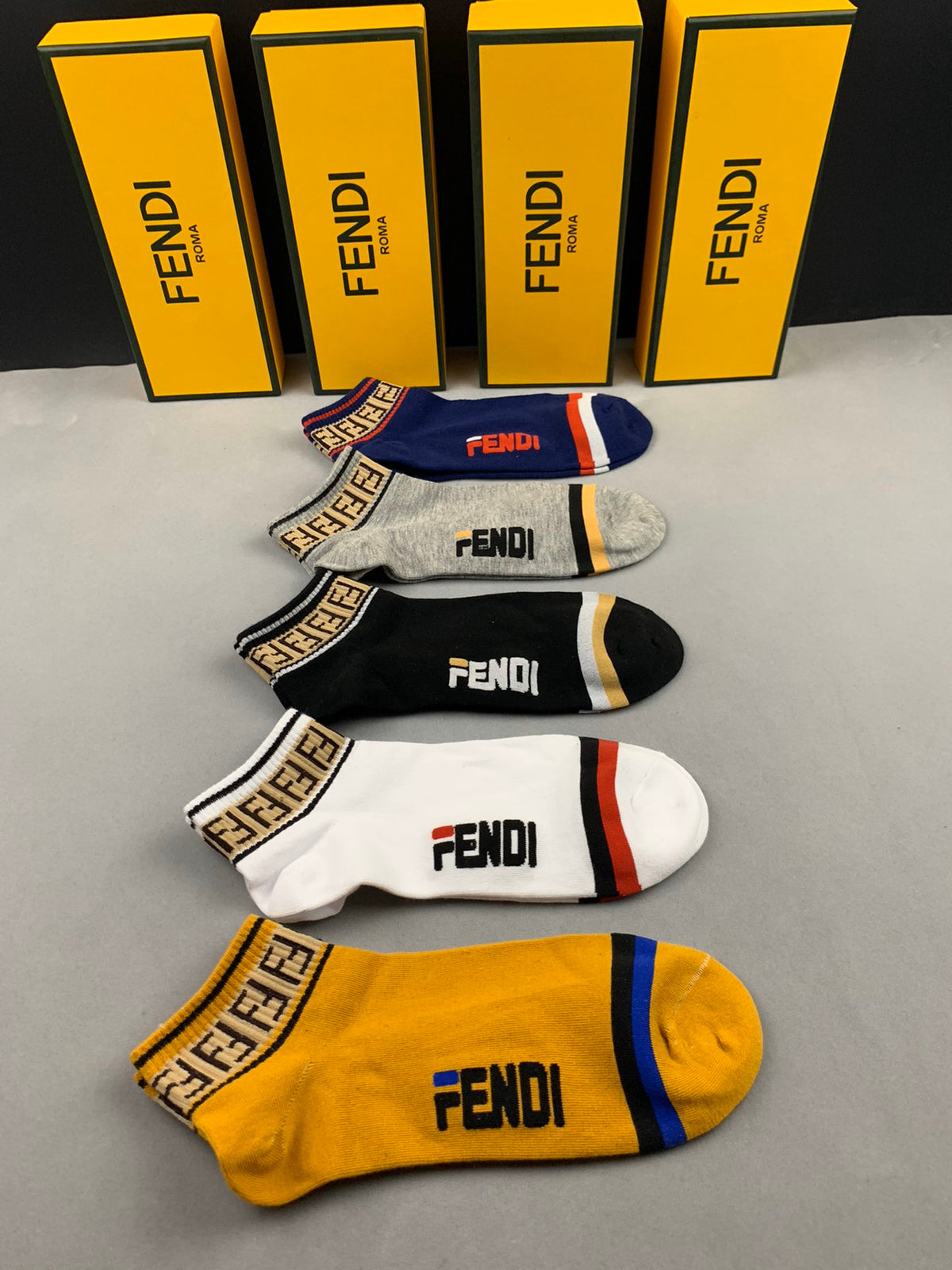 Fendi contrast cuff wordmark ankle socks - view 8