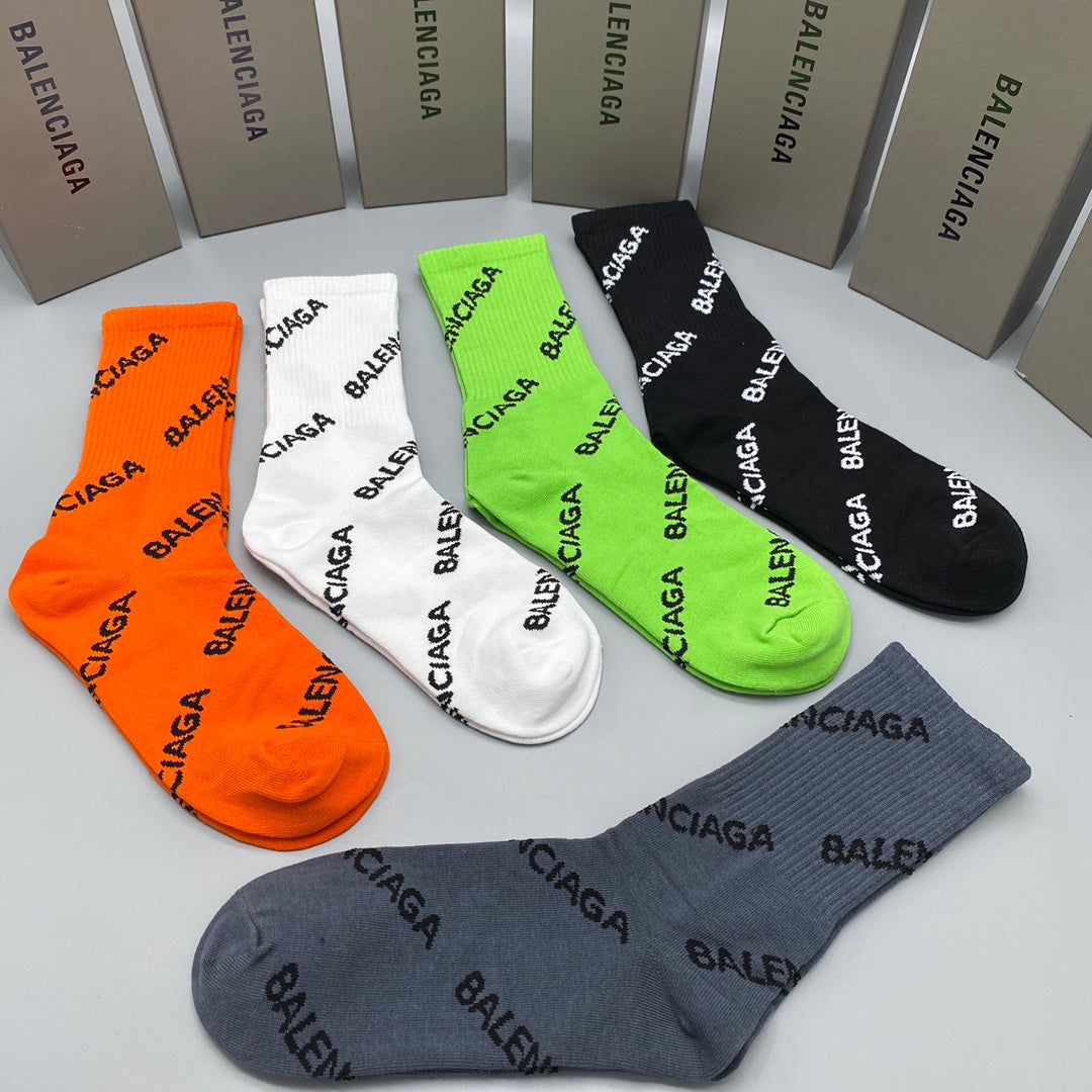 Balenciaga diagonal lettering crew socks - view 6